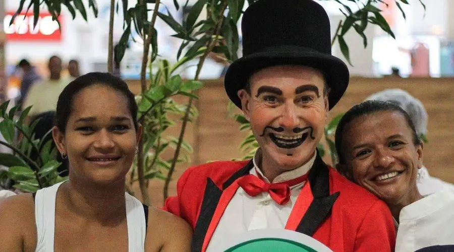 Palhaço Colores em evento corporativo